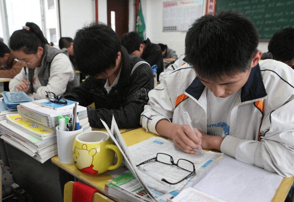 高考失利该不该“复读”？过来人讲述亲身经历，有些人想错了