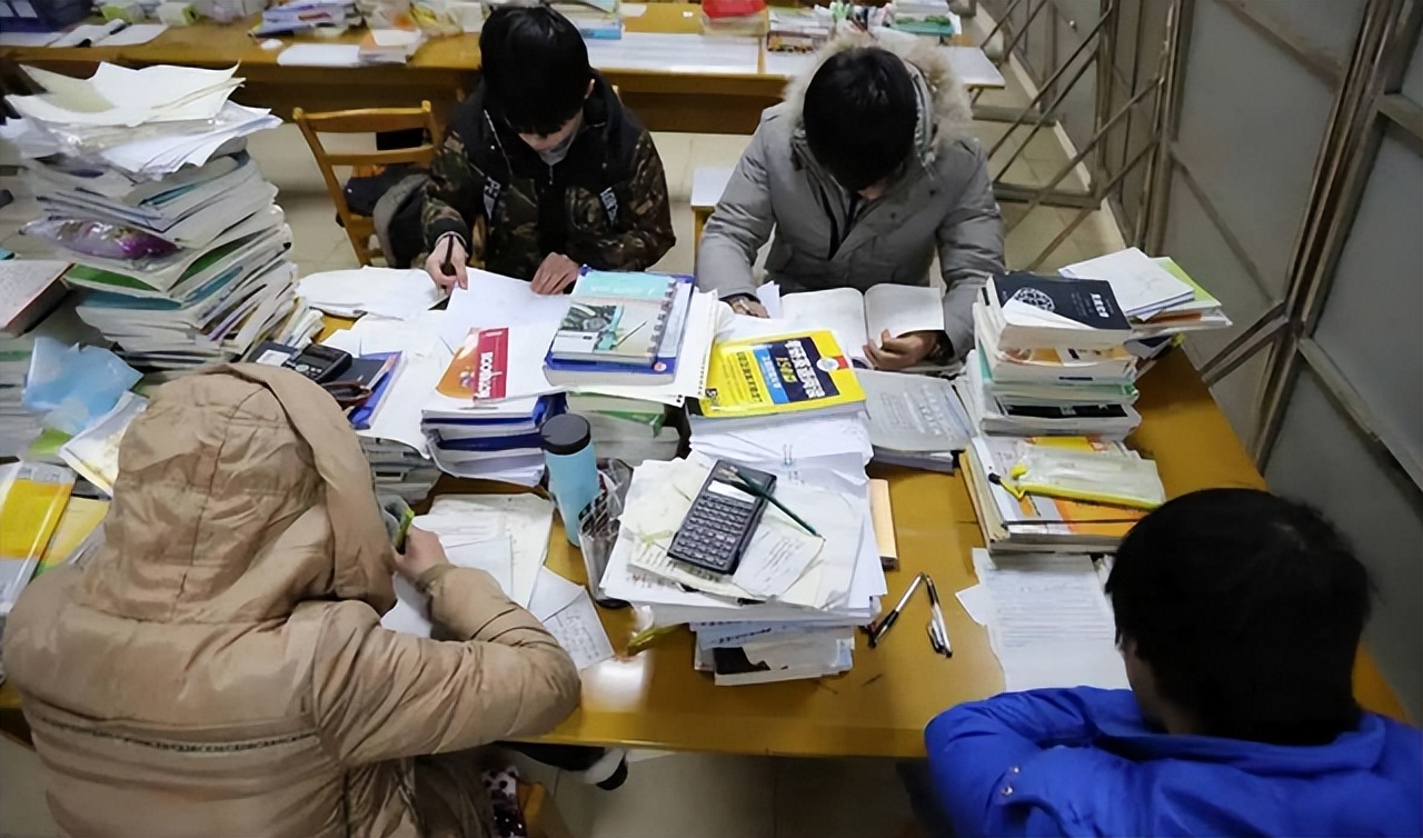 考研复习不“报班”便考不上，具体如何选择，需要从实际出发