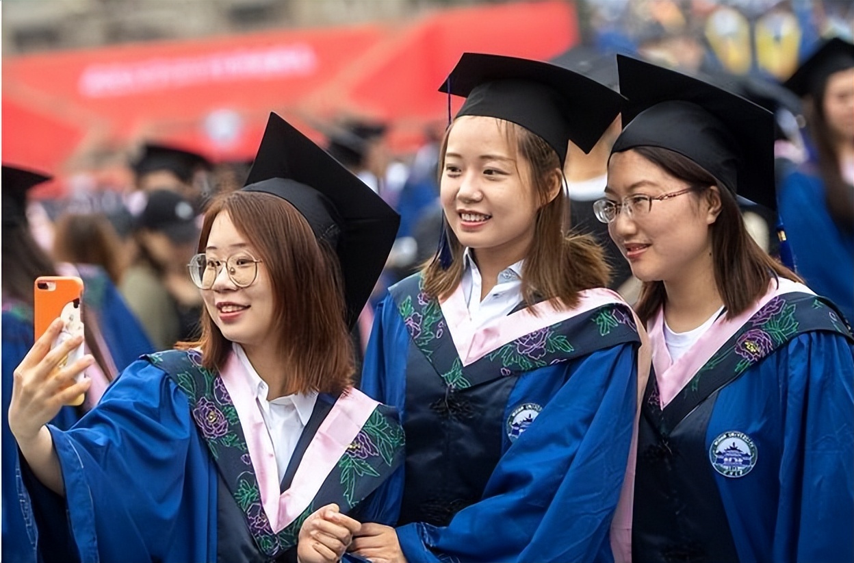 清北交复新生几大特点，男生比女生多，“寒门学子”越来越少