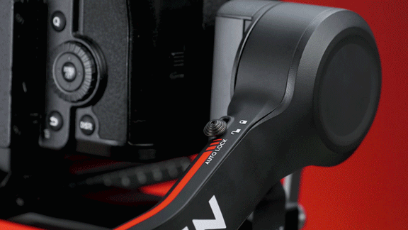 大疆RS 3稳定器测评：自动轴锁、蓝牙操控