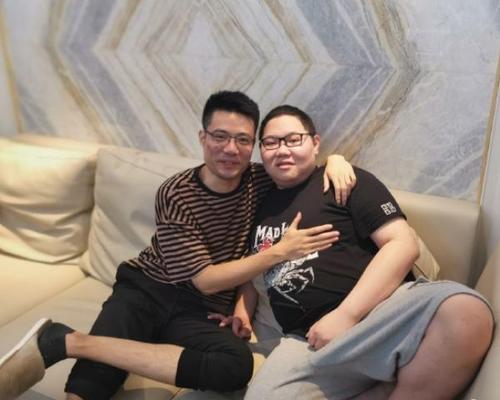 pdd谈直播收入:没有一天比卢本伟赚得少