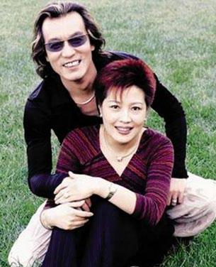 恭喜!李咏21岁女儿宣布出道,哈文已回京陪伴,雇保姆做饭很满意-蘑菇号