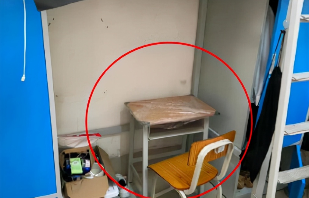 要不是亲眼所见，实在不敢相信大学里还有这样的宿舍？真有人住吗