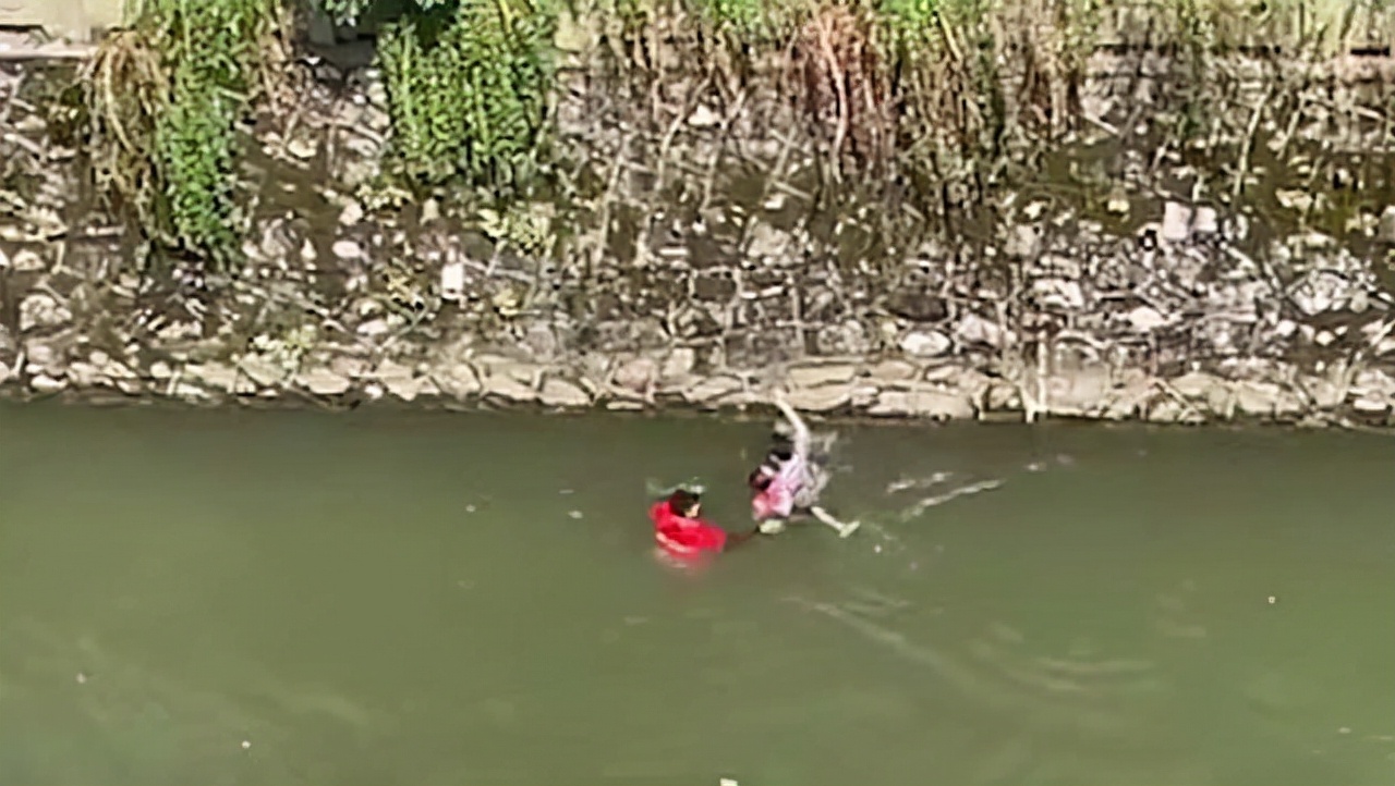 24岁大学生救人溺亡，政府奖励76万抚恤金，3年后其母诞下龙凤胎