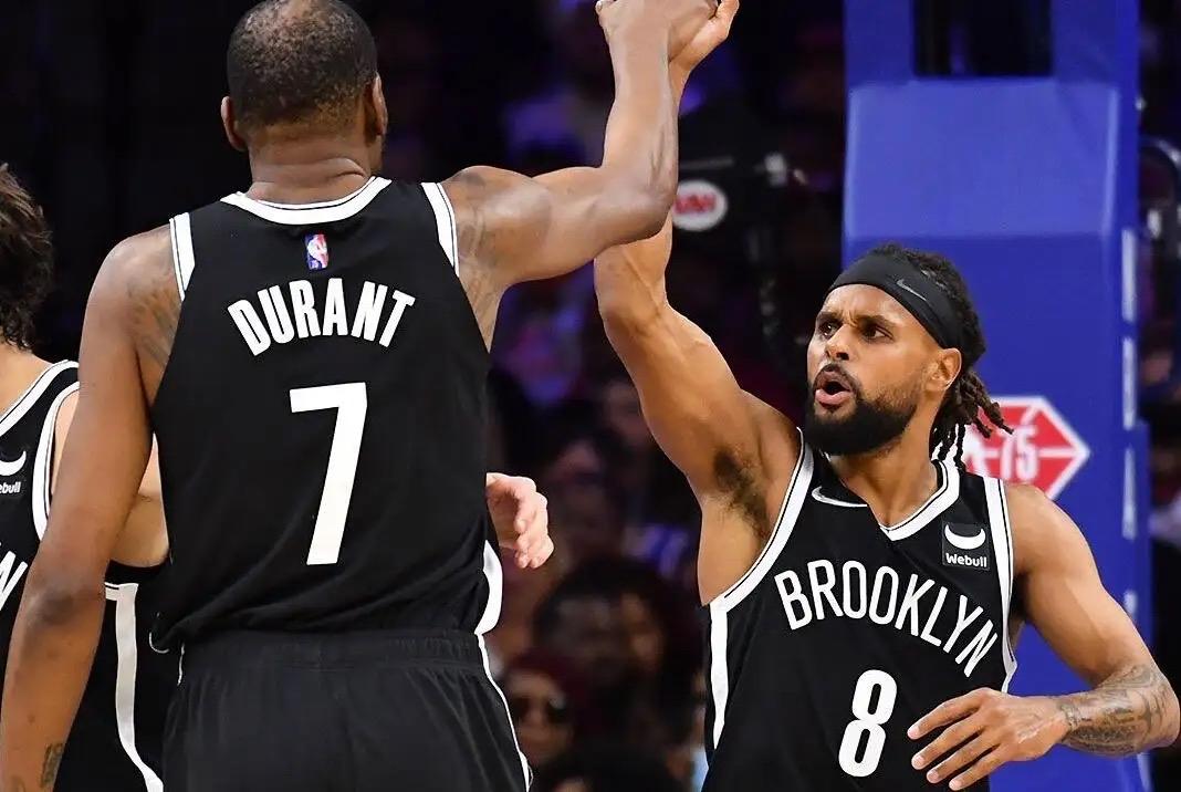 重磅杜兰特个人官宣加盟篮网（篮网官宣欧文！杜兰特公开抱怨，一人离队很关键，KD有信心冲冠）