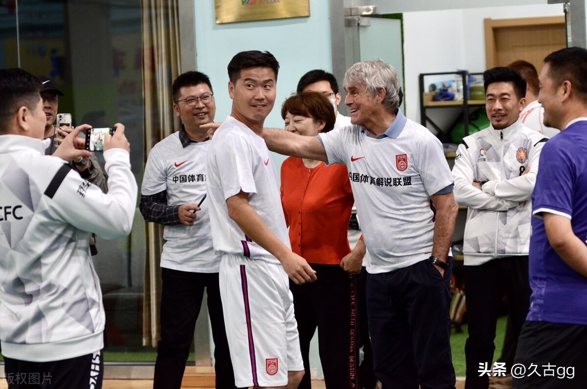 米卢为什么把中国带进世界杯（米卢称知道谁能带中国队再进世界杯但不想说？其实很多人都知道）