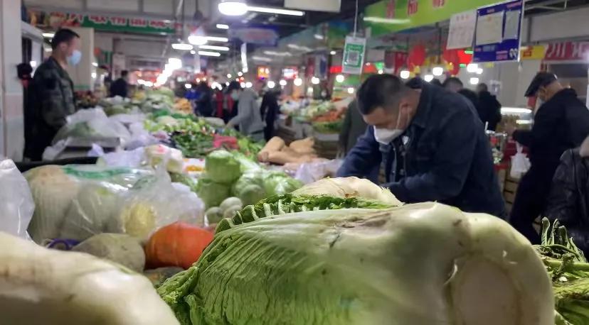 美团平台呼和浩特市两家线上蔬菜店涉嫌哄抬价格被市场监管部门立案调查