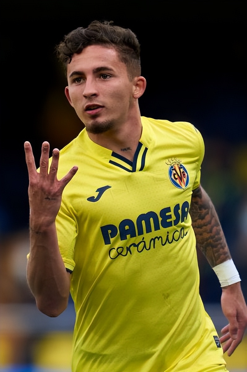 16,耶雷米·皮诺经过上个赛季的洗礼,罗已经斩落头角,而且入选了