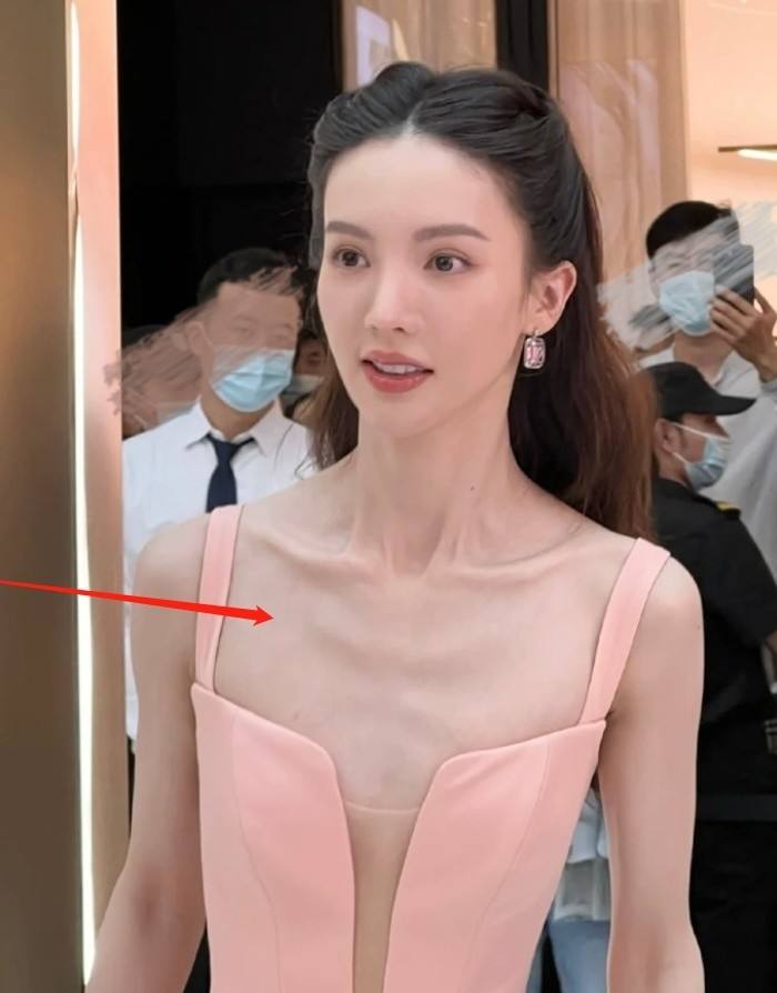 瘦脱相的10位女星:皮肉流失,行走的骷髅,瘦成纸片人真的不好看