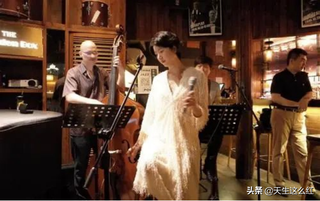 30岁超模如何拿下李亚鹏？我更好奇50岁李亚鹏如何拿下小美女