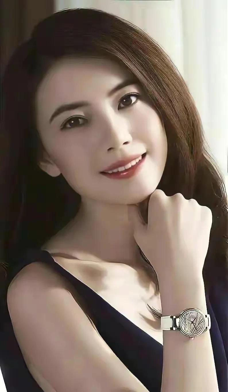 我觉得高圆圆的美是清新脱俗