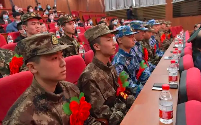 2022大学生入伍政策，5类人失去当兵资格，条件再好也不行