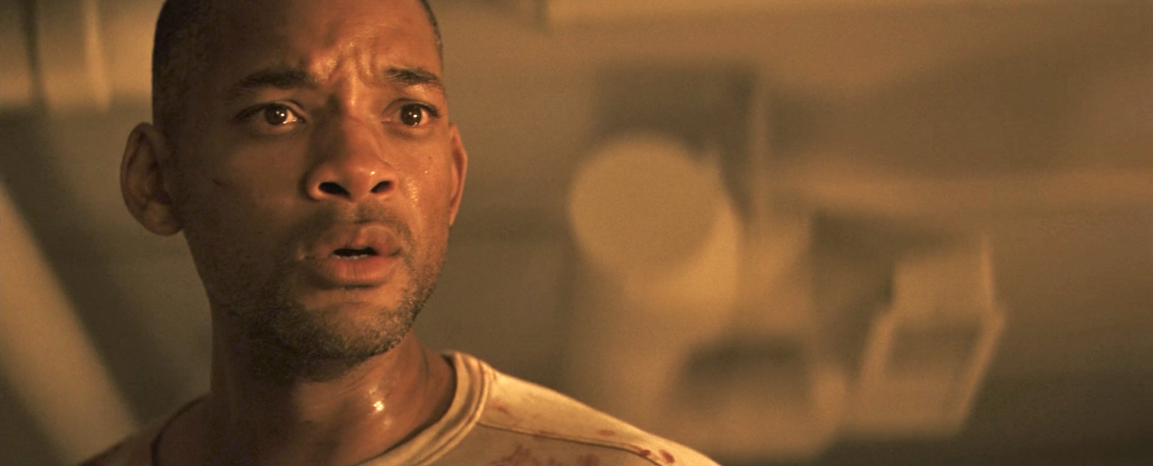 病毒造成56亿人死亡,6亿人变成丧尸,《我是传奇》夜魔起源揭秘