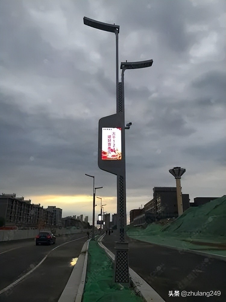 智慧城市建设LED灯杆屏的作用？
