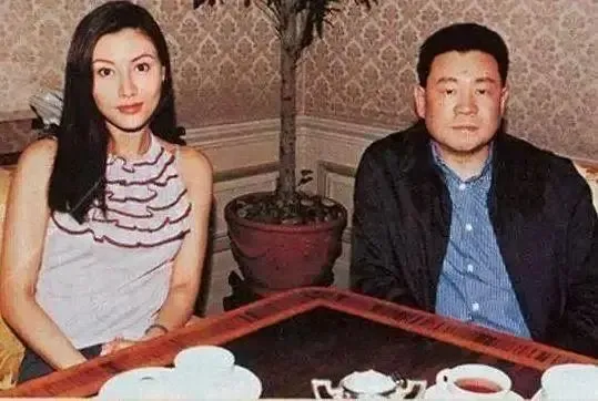 为什么说李嘉欣结婚香港富婆都放心了?她的上位史堪比宫斗剧!