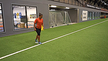 足球怎么踢得远且快（这三个错误使你跑得更慢）