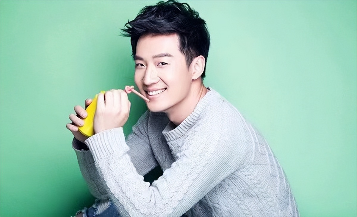 《等着我》主持人舒冬:是暖男也是北大学霸,如今爱情事业双圆满