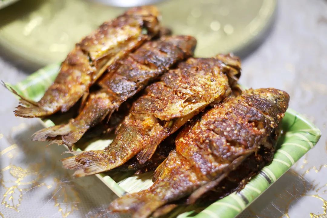 云南腾冲这些当地特色美食,带你长长见识