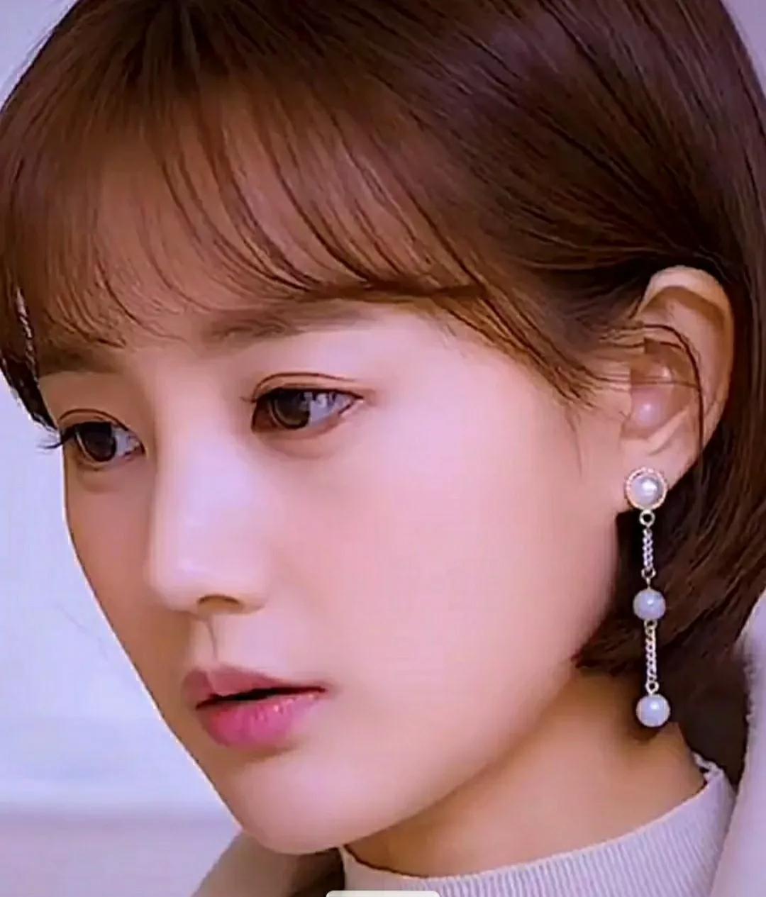 请欣赏40位明星独特灵秀的侧颜之美