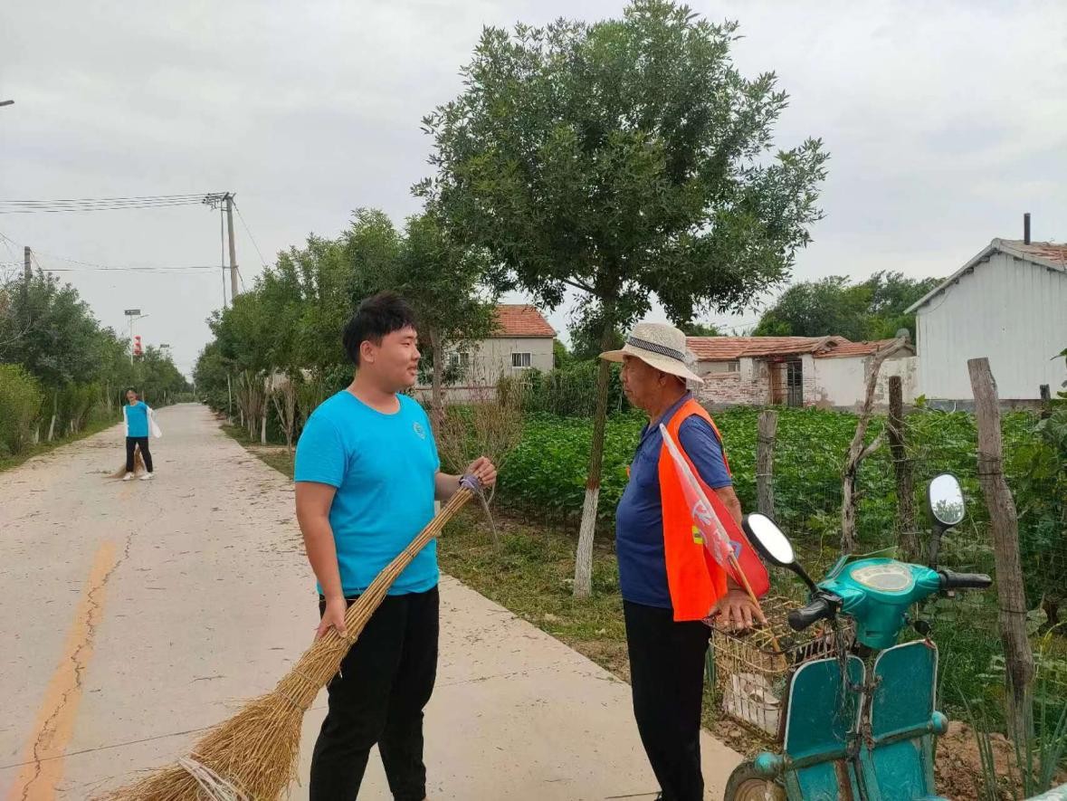 山理工“文心绘龙”实践团：立体墙绘初显规模，关心乡村留守现状