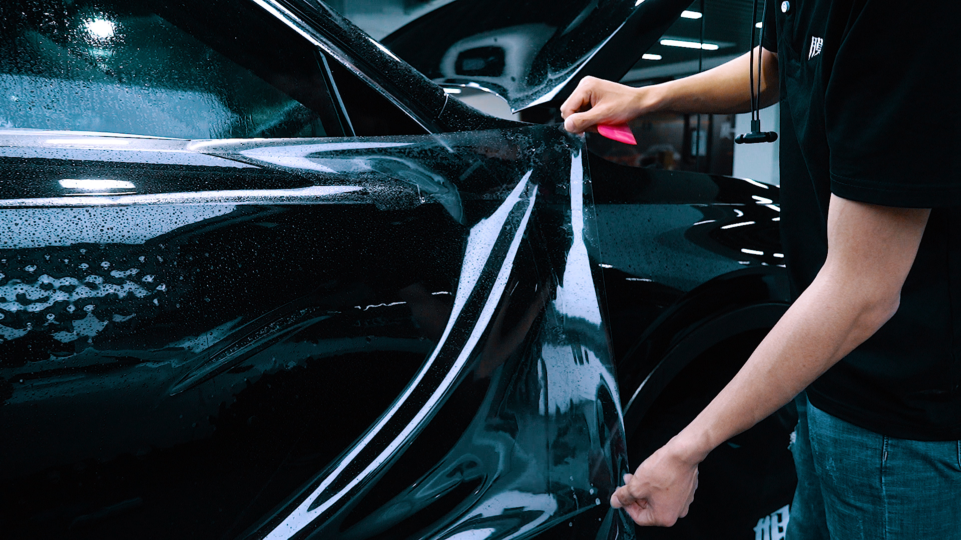 打蜡、封釉、镀晶、隐形车衣的区别？汽车漆面养护你会怎么选？
