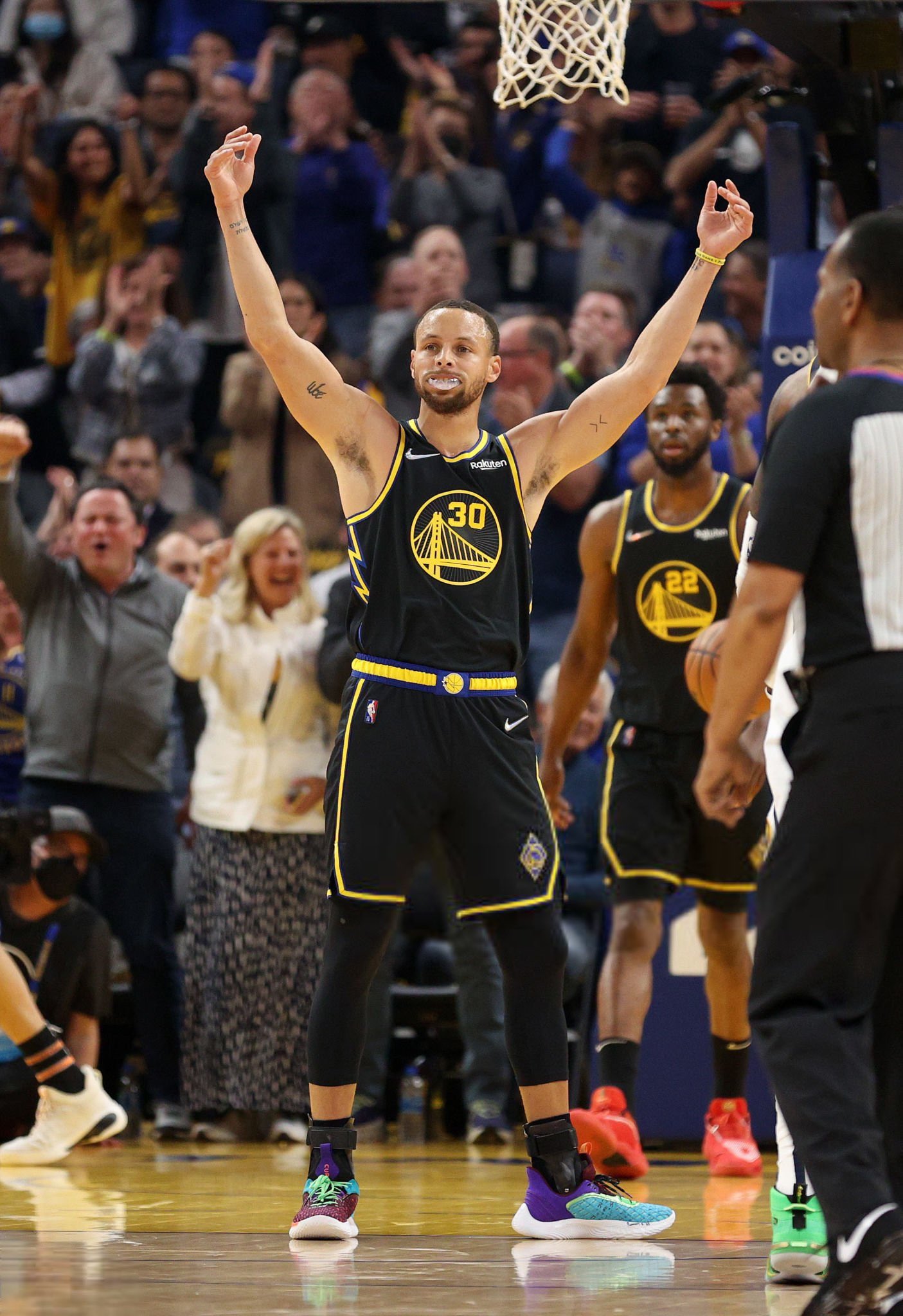 库里进入首发(勇士开场用新五小!