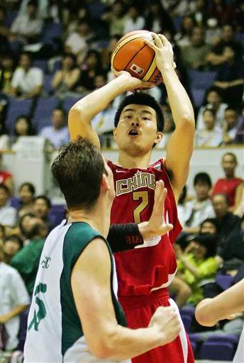 06篮球世锦赛中国绝杀（王仕鹏经典之战，关键时刻绝杀斯洛文尼亚，这球能吹一辈子）