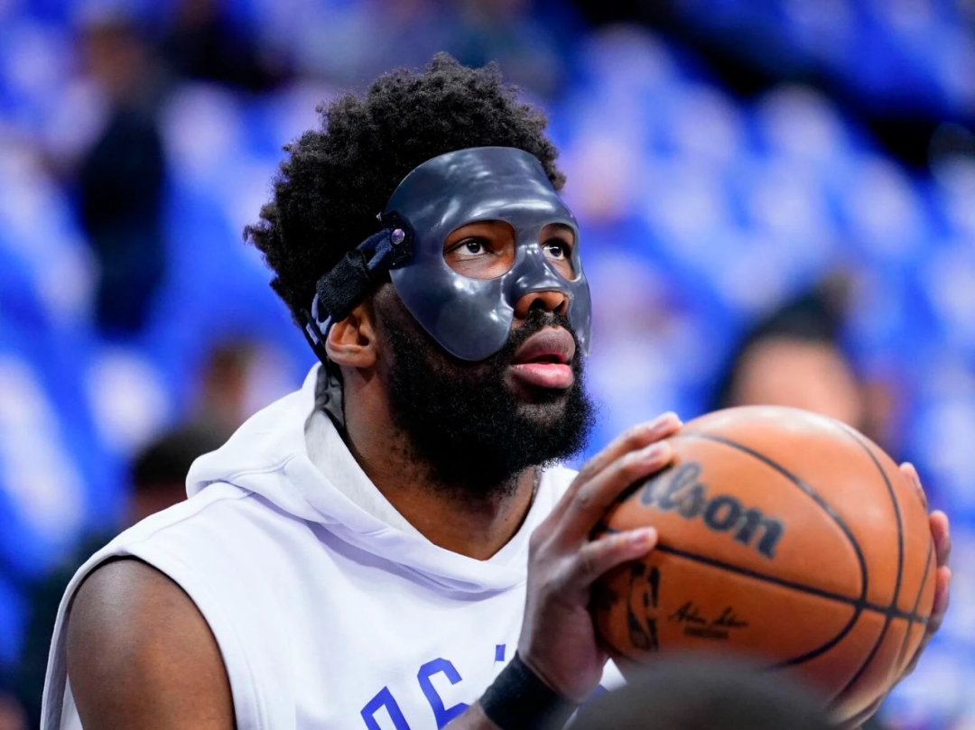 nba詹姆斯为什么戴黑面具（所以实际上并没有不戴黑面具的规定）