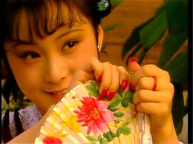 54岁《红楼梦》晴雯近况，替夫还债千万！泪崩自述丈夫死后租房住