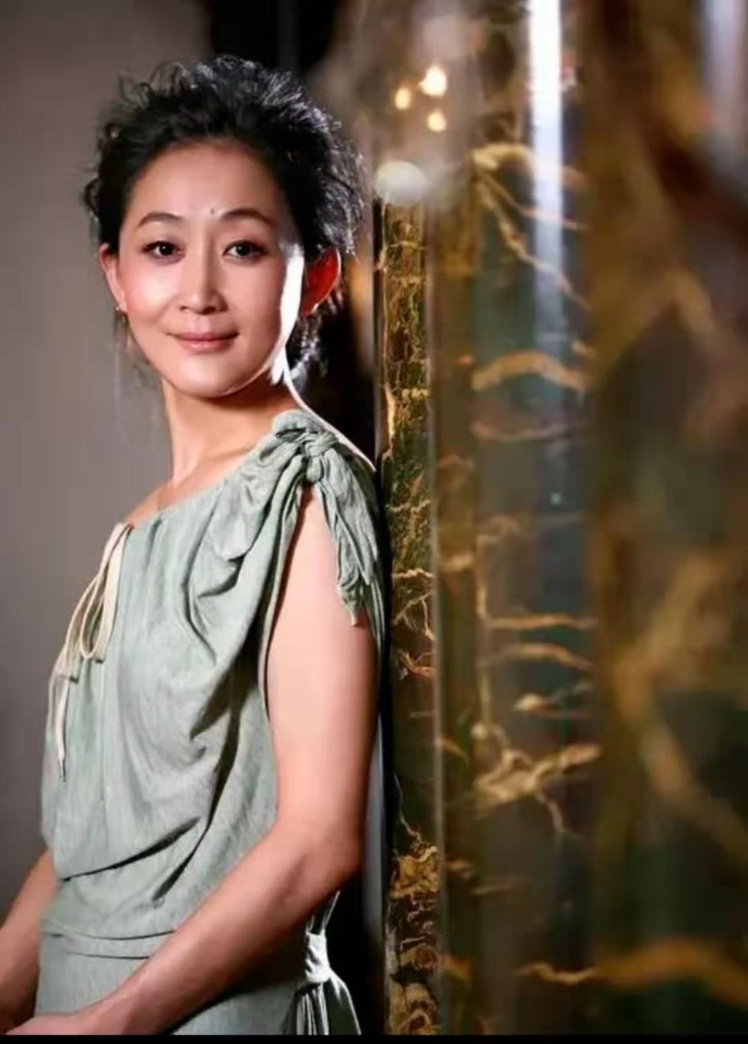 演员陈瑾:与哥哥约定一辈子不婚不育,却和62岁的巫刚在一起20年