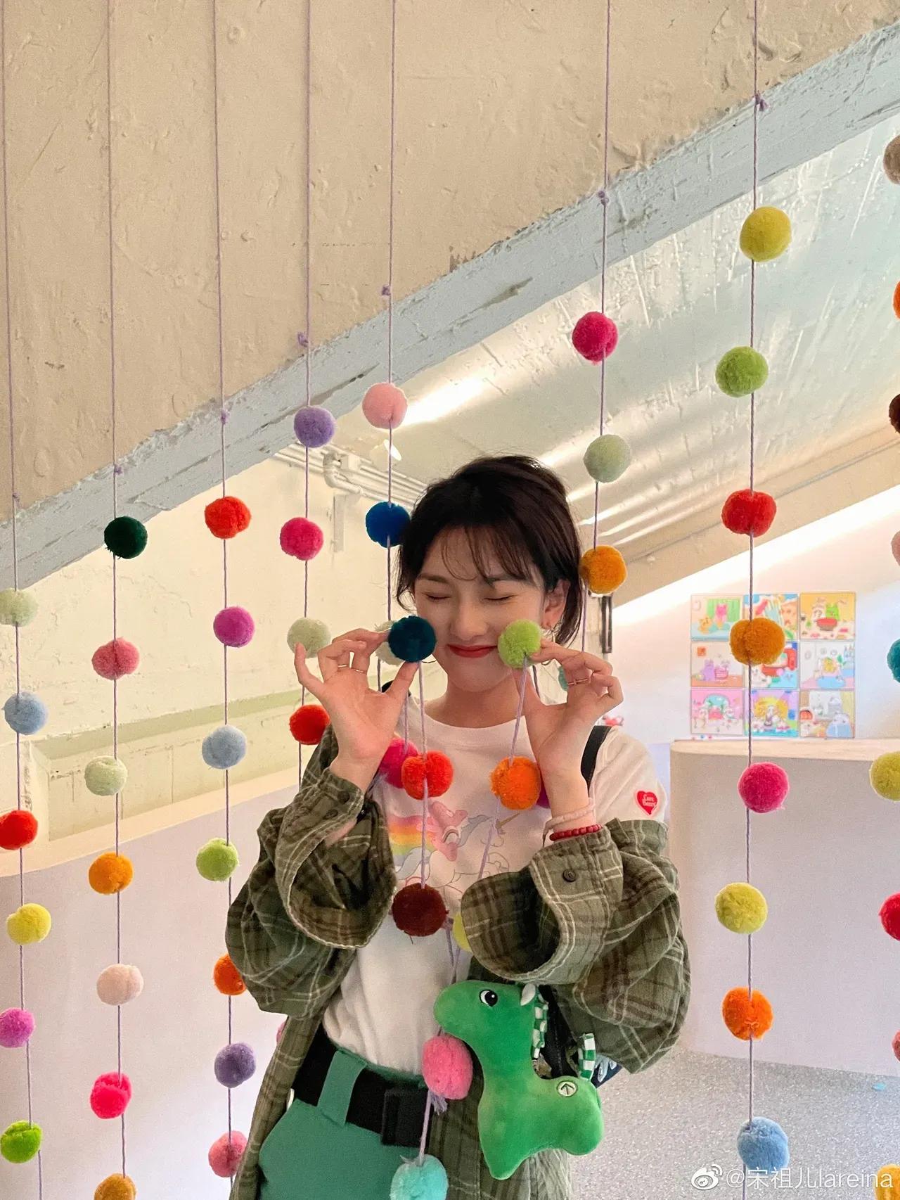 张天爱、杨幂杂志大片，清纯唯美，炫彩多姿