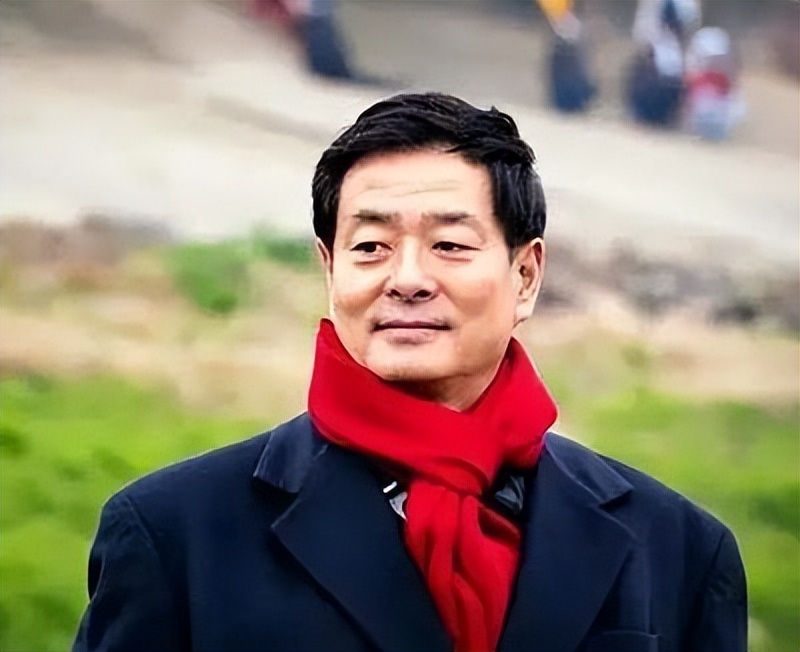 濮存昕“消失”的九年：丧弟又丧父，晚年不再演戏，只想照顾母亲