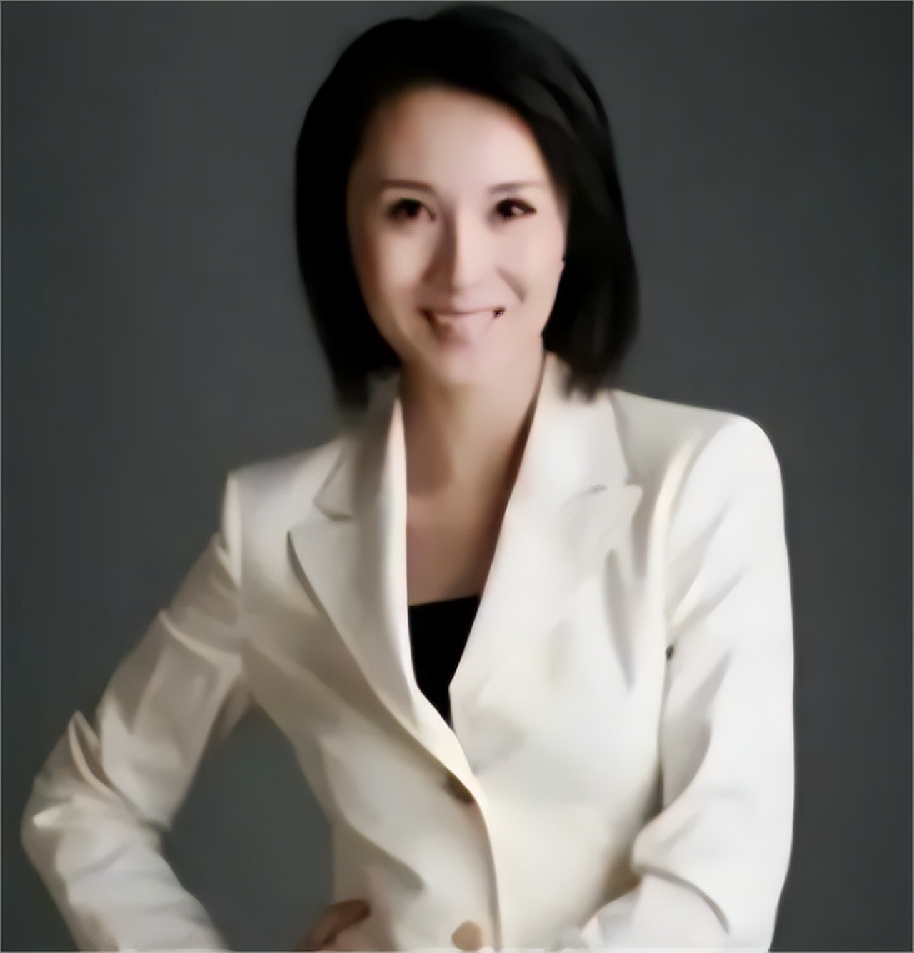 天水籍央视天气预报主持人——裴新华的家族背景让人连生羡慕