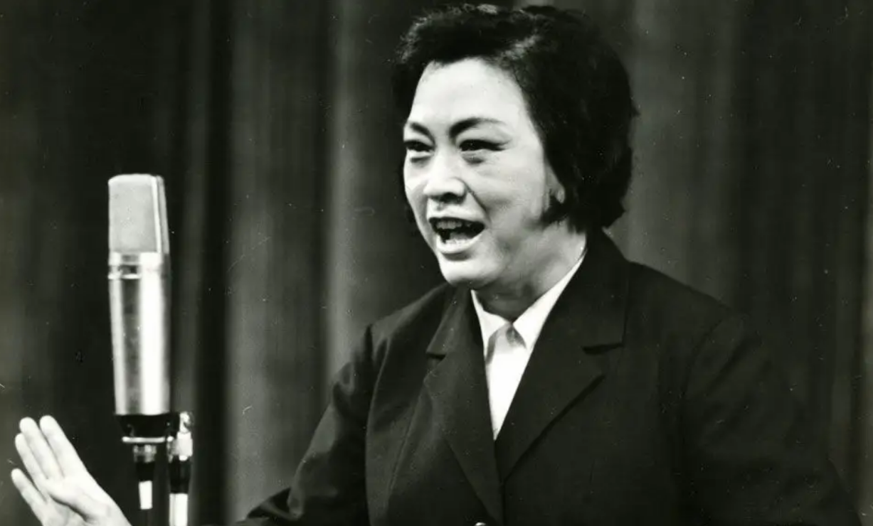 著名歌唱家王昆和丈夫相伴71年丈夫离世2个月后她追随而去