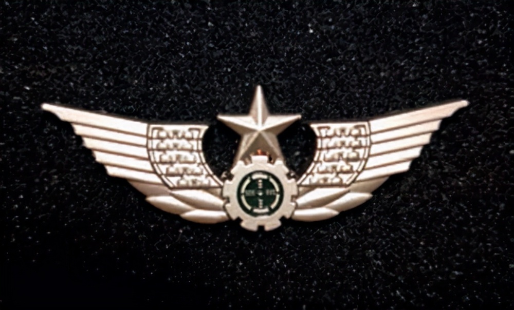 你没见过的红色徽章记忆