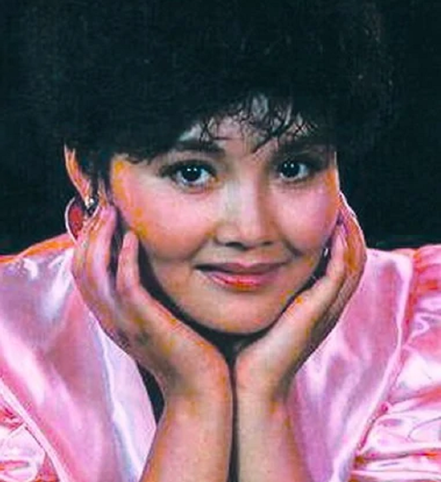 知名演员李佳璇：导演丈夫去世8年，与狗为伴，她的痴情让人泪目