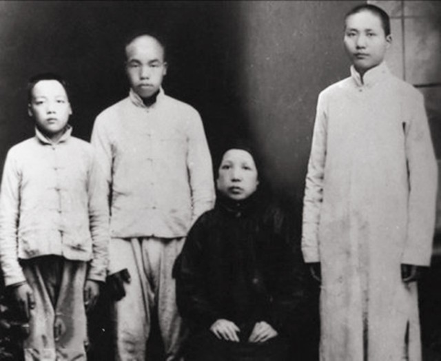 究竟是谁引毛主席上的井冈山？他的两个胞妹分别嫁给毛主席两兄弟