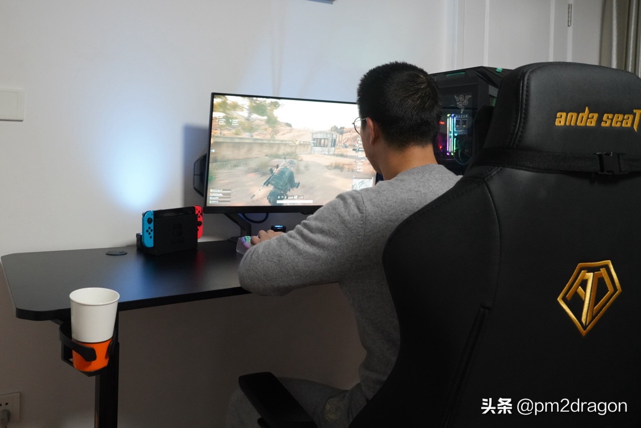 入手PUBG职业玩家同款--安德斯特未来战士升降桌+战神王座电竞椅