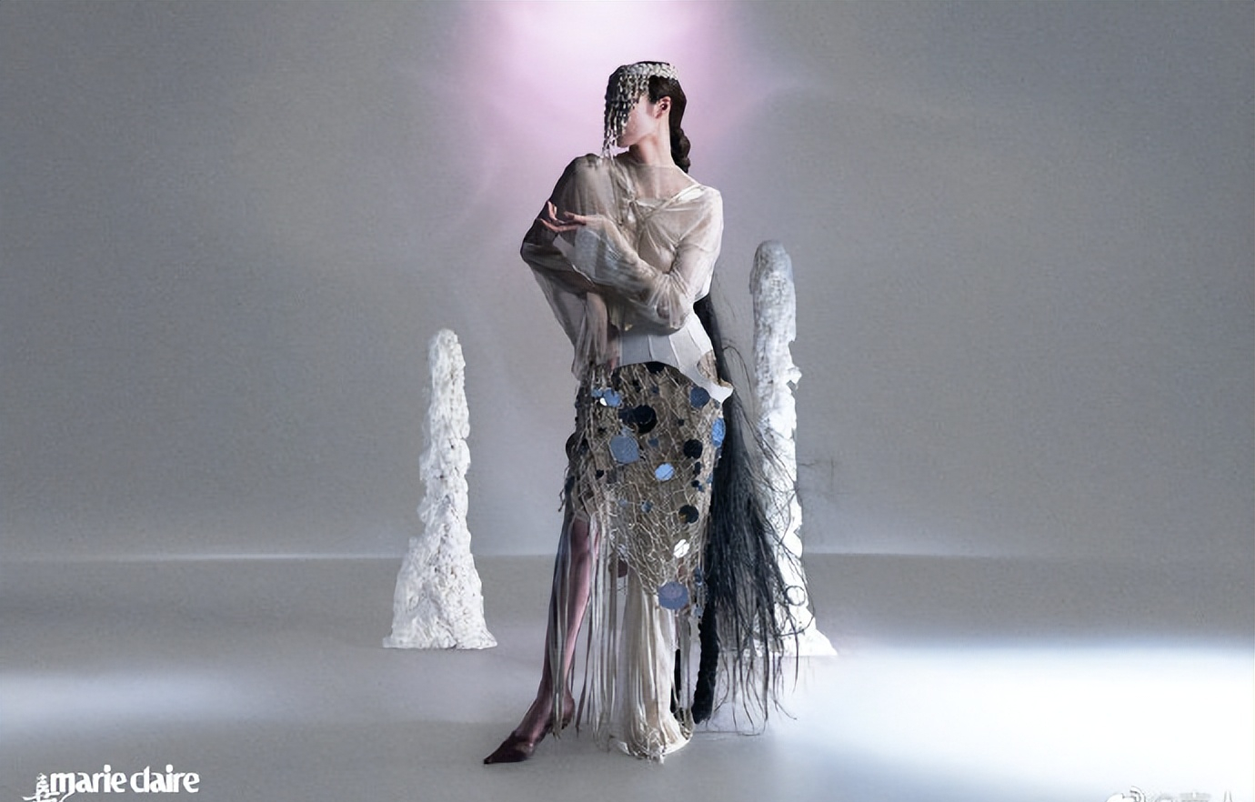 刘雯最新大片风格独特气场强 身材绝佳尽显超模气质