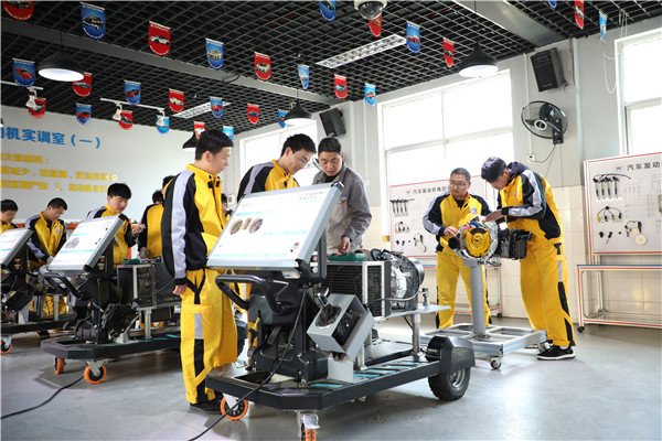 技术学校学费贵吗？聊聊关于学费的那些事儿