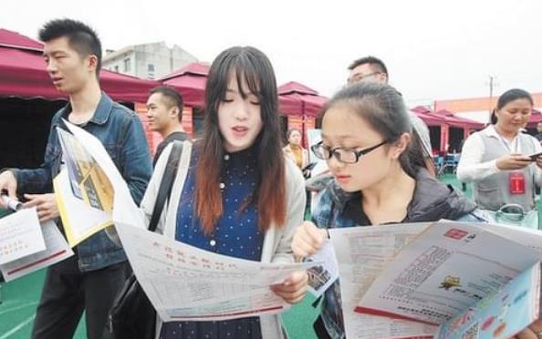 一优秀专科生应聘时遇冷，专科生到底算不算大学生？官方给出解释