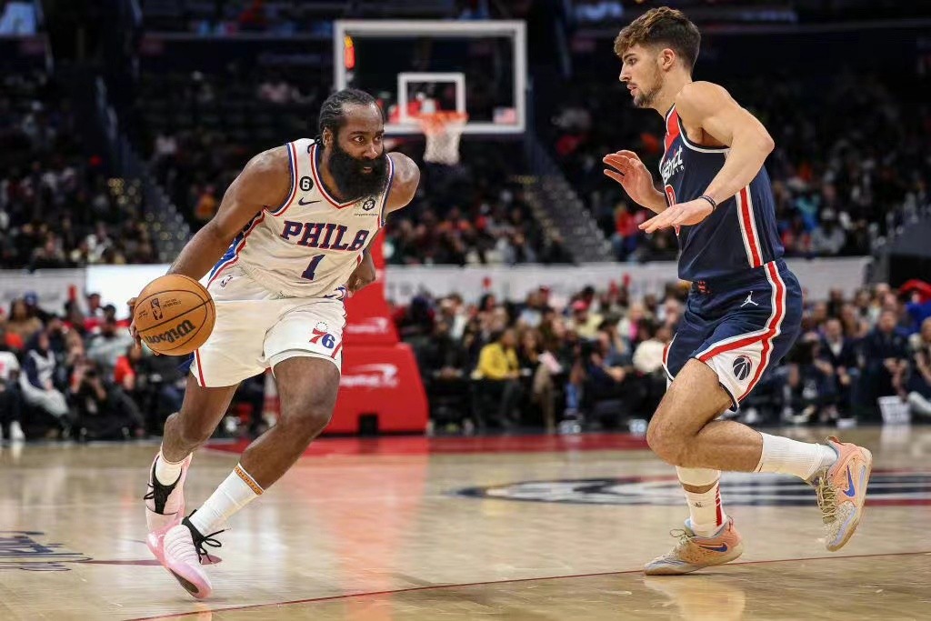 nba球隊為什么投三分（從微不足道的進攻手段，到收割比賽的利器，NBA三分的引進和成長）