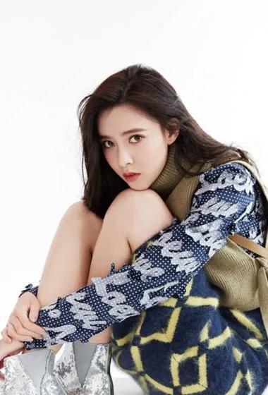 宋妍霏时尚万种