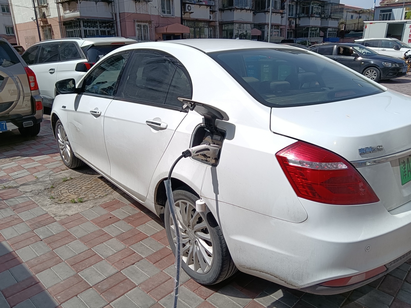 克服电动车续航焦虑的不一定要住在加电站