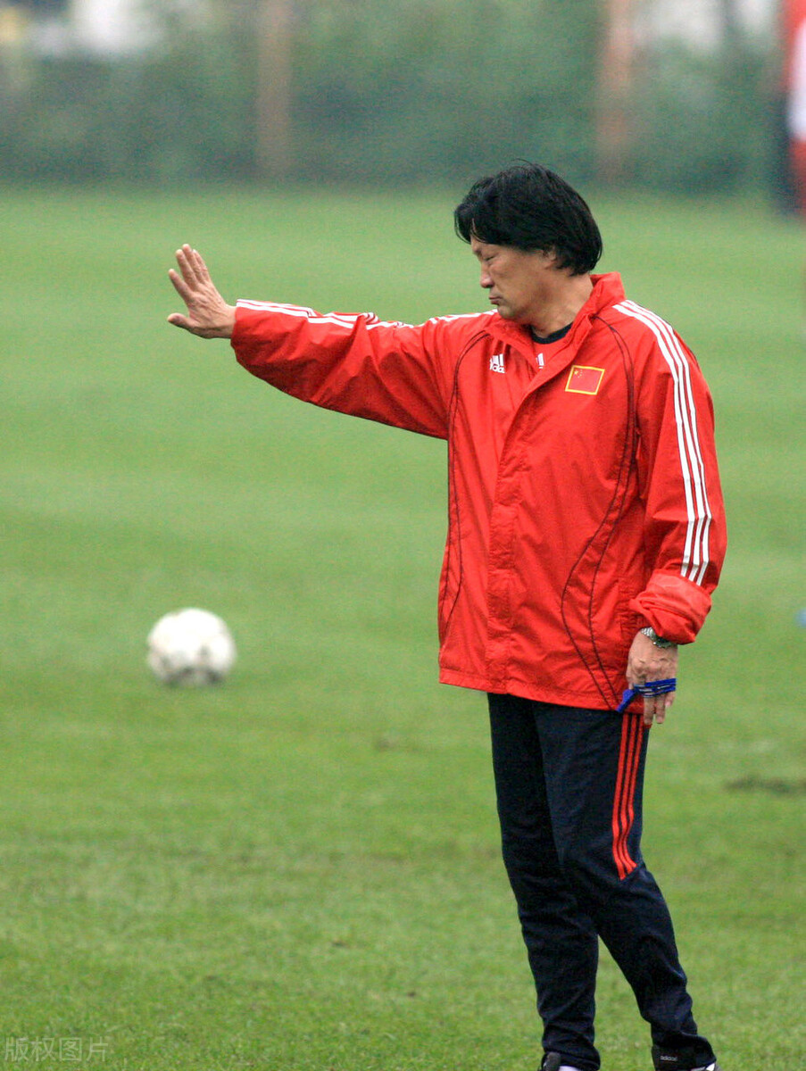 2008北京奧運會男足賽程（中國男足沖擊世界杯20年回顧第二集：一場鬧劇 一地雞毛）