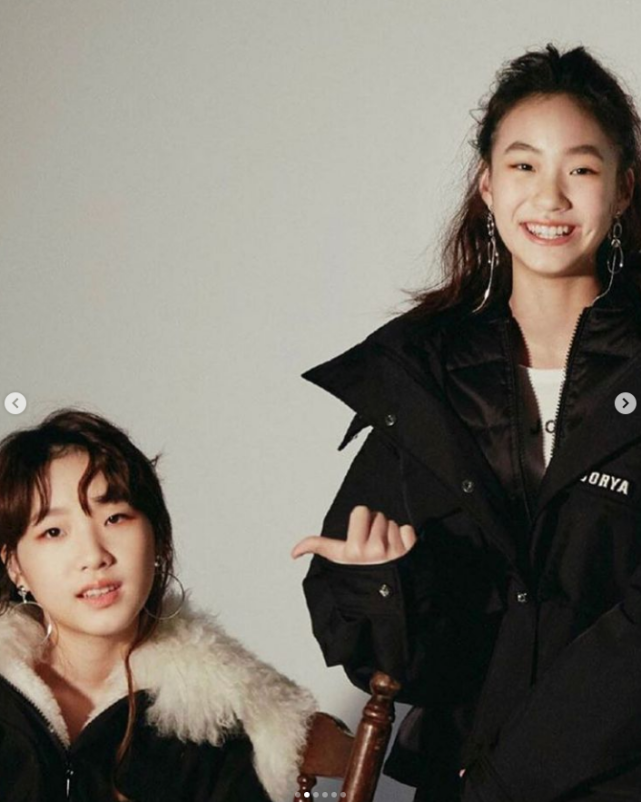 小S二女儿晒怼脸自拍，颜值高气质佳被喊话出道，S妈点赞外孙女