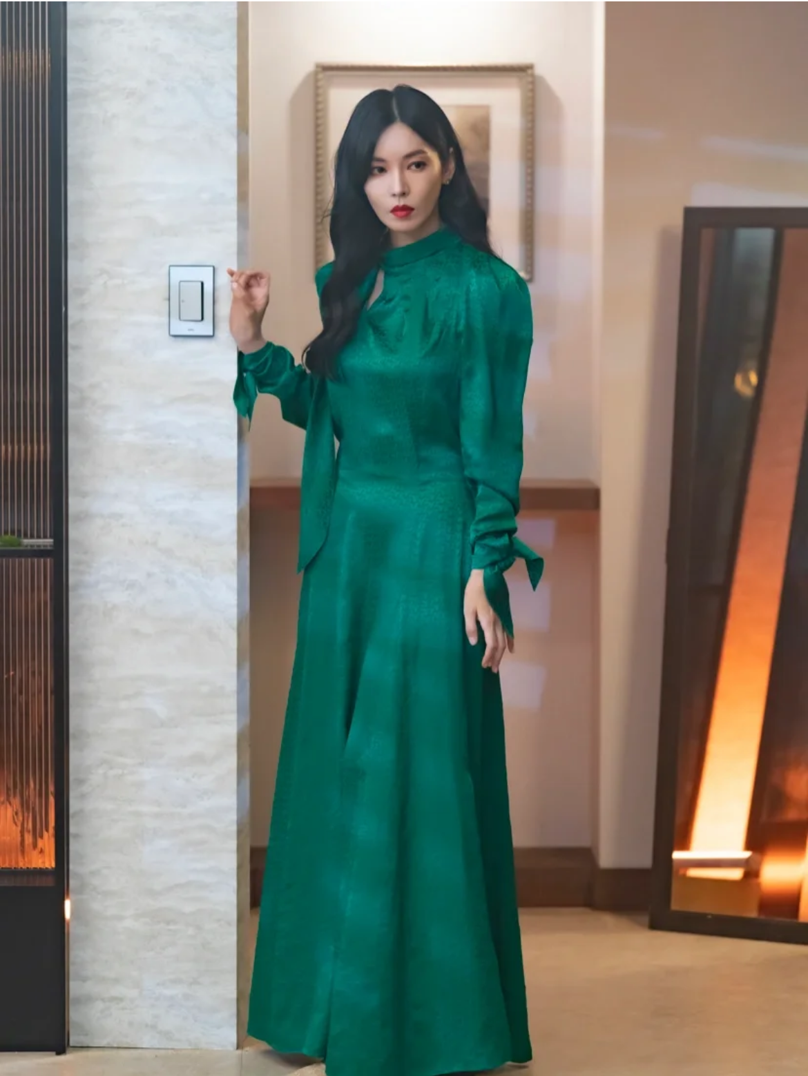 终于不流行傻白甜女主了，今年流行的是“疯批美人”，太有气场