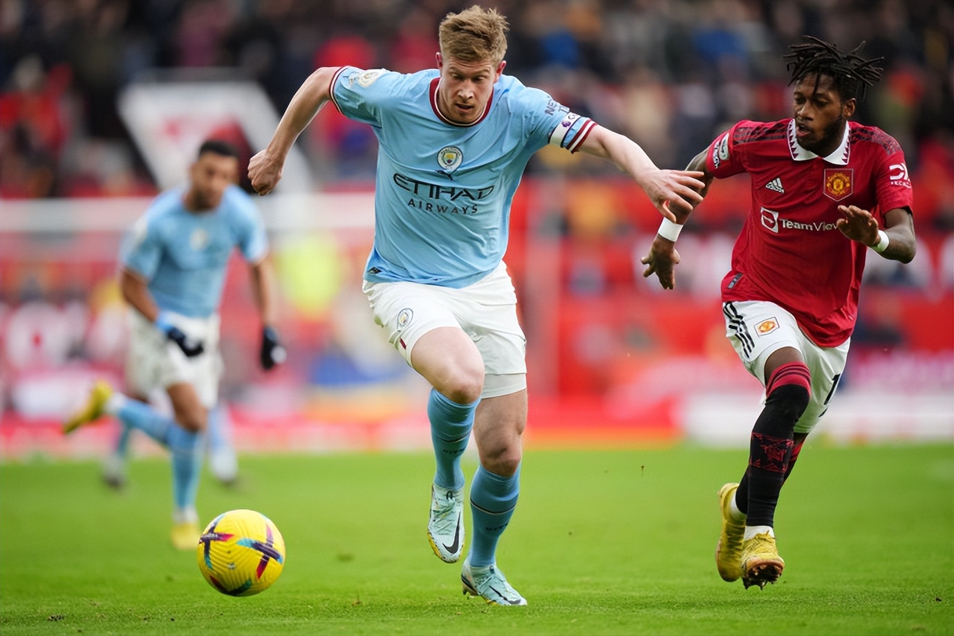 升至英超積分榜第五（3-0！2-1！英超積分榜全亂了：曼聯升第3逼近曼城，利物浦跌至第8）