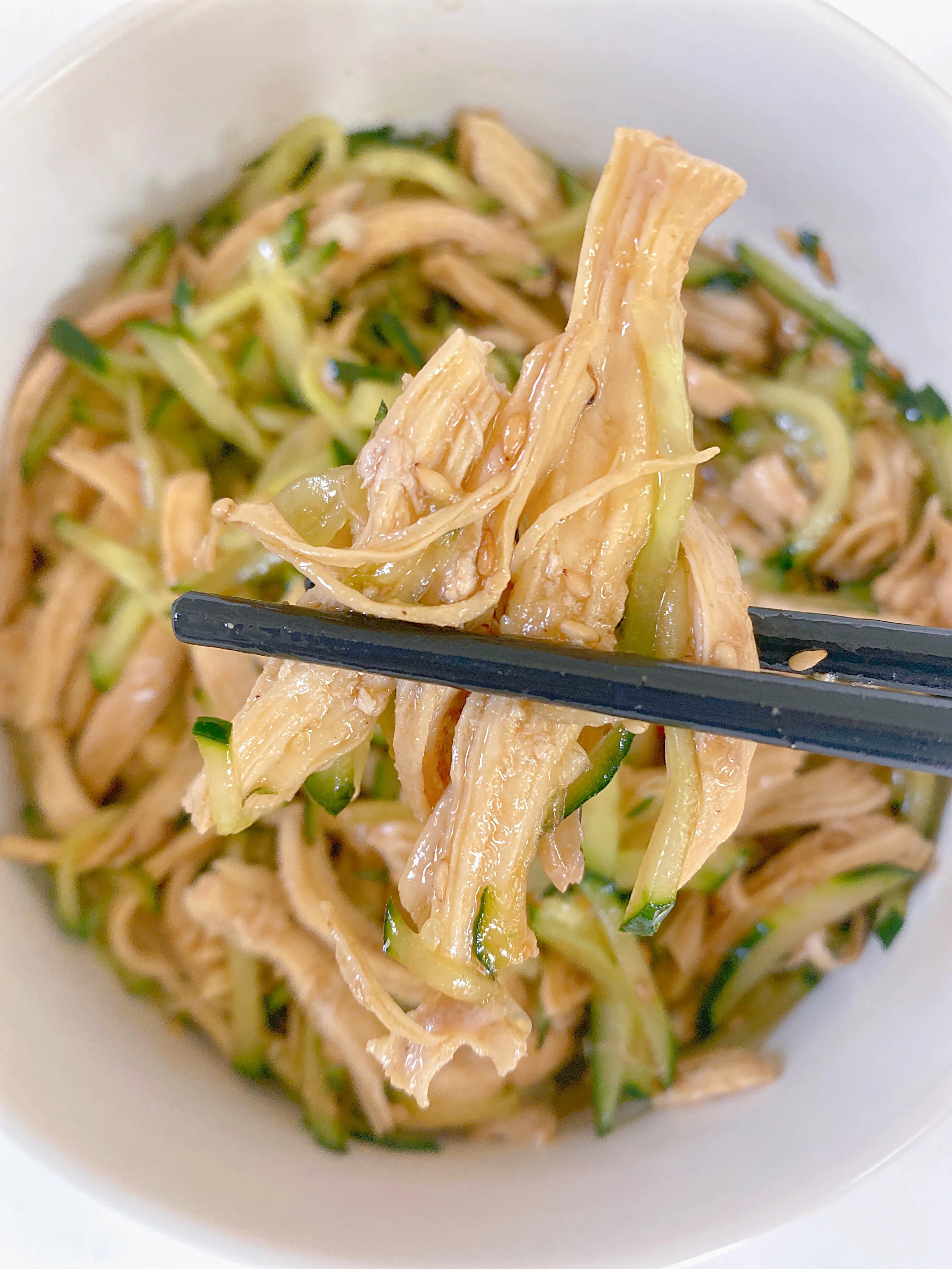 图片[5]-【黄瓜凉拌鸡胸肉】做法步骤图 减肥必备菜谱-起舞食谱网