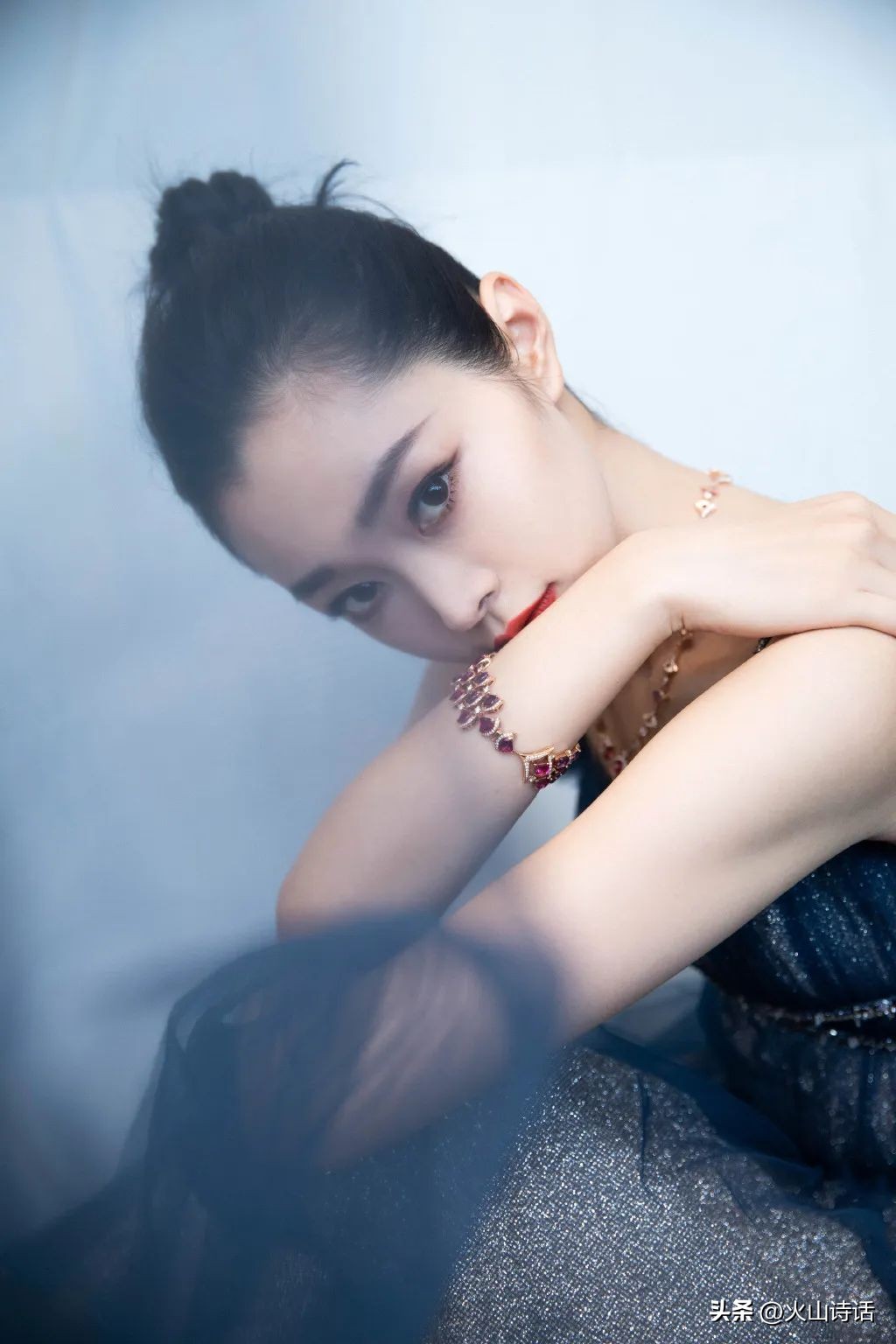 宋轶:生活不需要太多迎来送往,只需要一个个拔地而起的角色